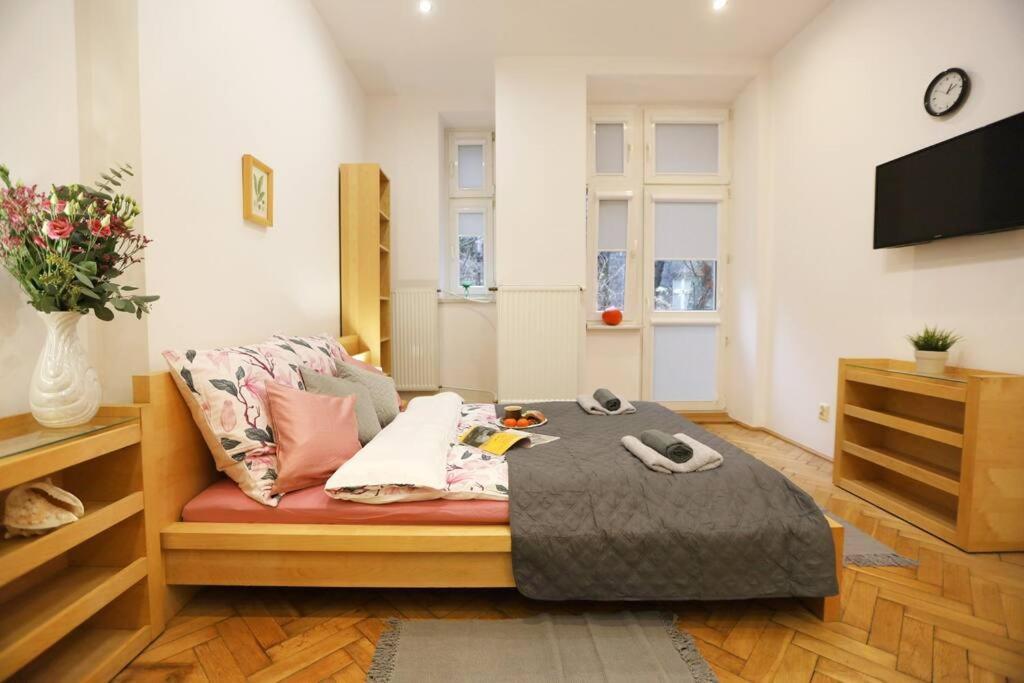 Batorego Cosy Apartment 2 Краков Экстерьер фото
